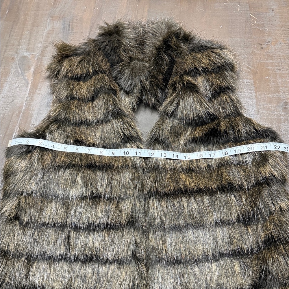 Michael Kors brown Faux fur vest - Picture 8 of 16